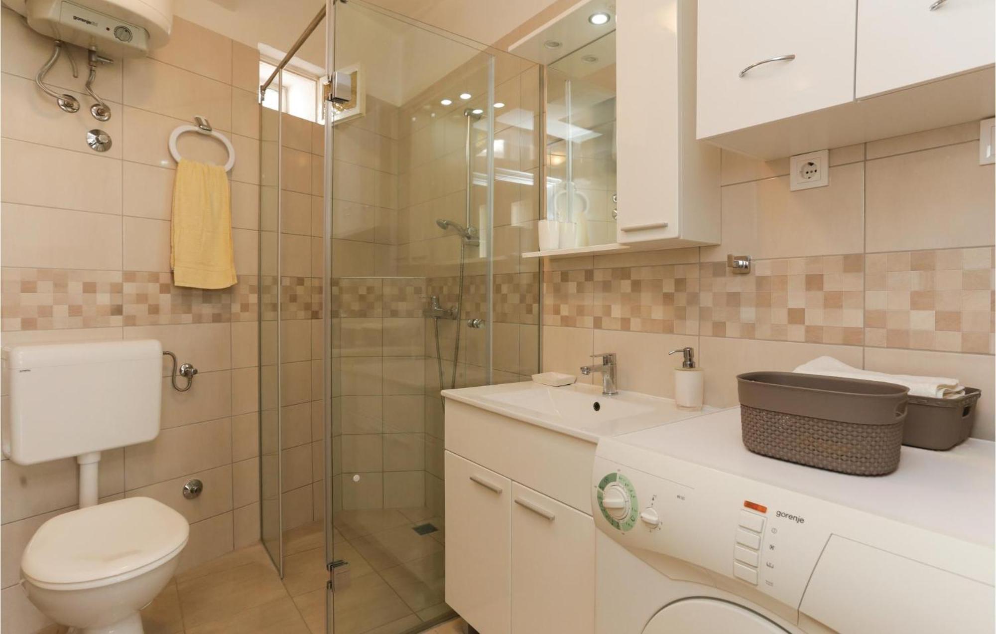 2 Bedroom Stunning Apartment In Kastel Kambelovac Kaštela Екстериор снимка